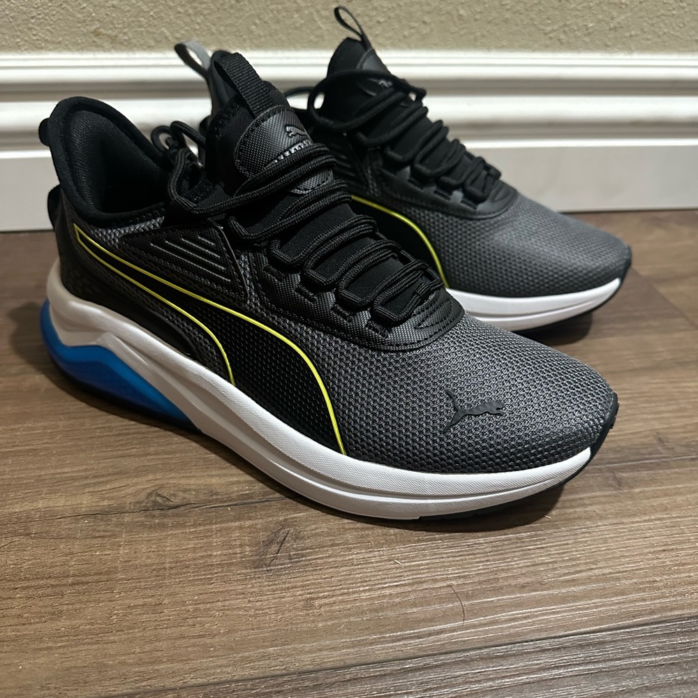 Puma Men's Gray and Black Athletic Shoes - Picture 1 of 5